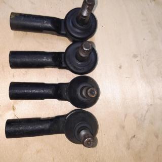 Рулевые наконечники тойота гайя. Рулевой наконечник тойота премио. Замена шаровой тойота ипсум 21 кузов. Toyota ipsum крепление рулевого наконечника. Рулевой наконечник тойота королла 150.