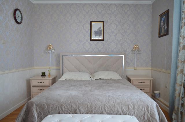 Продается земельный участок с домом 80 кВ 2 в цен...