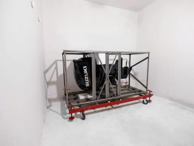 Продам лодку Бриз подушка новая отличном состоянии...