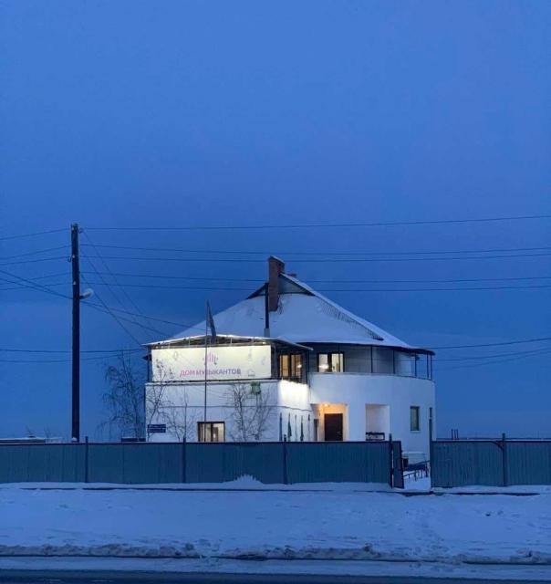 250м², Сдаю 2х этажный коттедж посуточно и по часам,район...