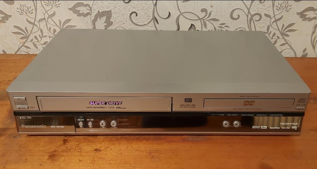 Panasonic NV-VP30 DVDプレイヤー　ビデオデッキ vhs dvd 一体型 レコーダー vhsビデオデッキ dvdレコーダー dvd