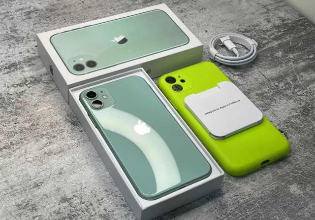 Как поставить проценты зарядки на айфон 11. Как на айфон 12 поставить заряд батареи в процентах. Как включить проценты зарядки на айфоне xr. Процент заряда аккумулятора айфон 11. Отображение заряда батареи в айфон 11.