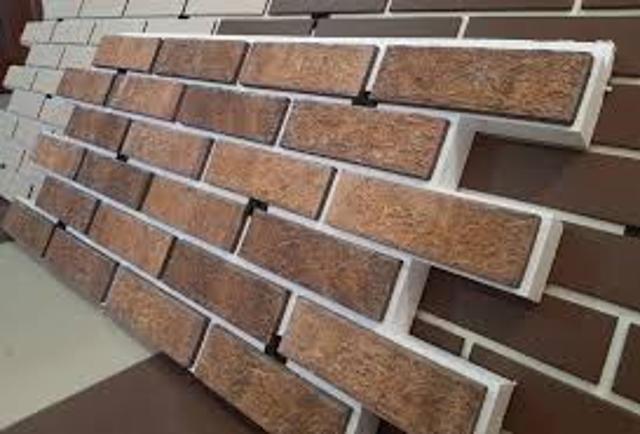 Монтаж сайдинг кирпич альта профиль. Монтаж фасадных панелей под кирпич. Альта профиль рижский 4. Термопанели фасадные монтаж. Монтаж сайдинга под кирпич.