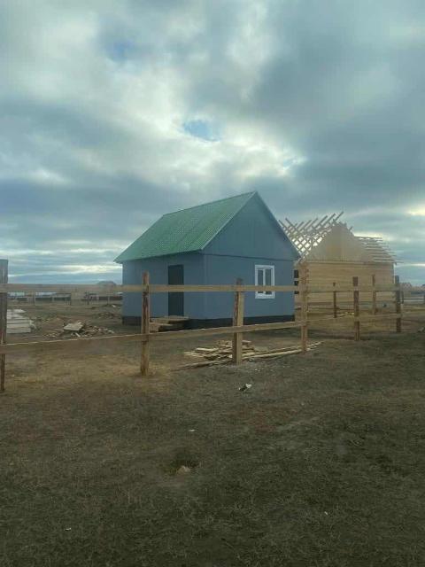 2 участка земли огорожены заборами. 2 участка земли огорожены заборами. Обнести забором участок 1га. Участок прямоугольной формы огородили забором. Земельный участок с забором.