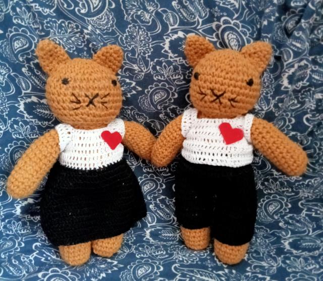 Мягкая игрушка олень новогодний мягкая игрушка. Детские подарки в мягкой игрушке. Новогодний мягкая игрушка бычок. Новогодний подарок мягкая собака с конфетами. Новогодние мягкие игрушки.