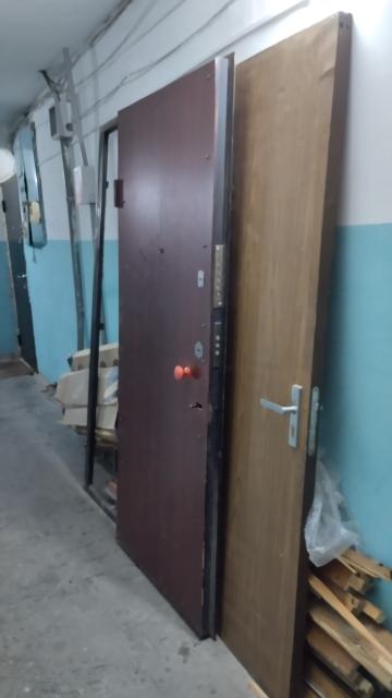 дверь без ключей входная. высверлить личинку замка входной двери. замок сенатор заклинил дверной. замок без ключа на входную дверь. дверь без ключей входная.