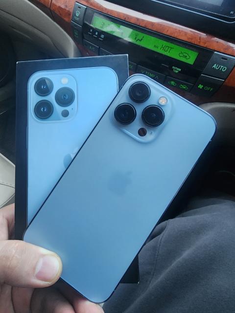 Iphone 13 pro батарея. Какой аккумулятор у айфона 13. Ёмкость аккумулятора iphone 13. Акб iphone 12. Iphone 13 pro max батарея.