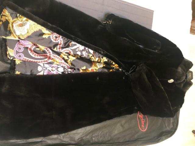 Каляев варежки из норки. Сумка из меха норки. Раскрой жилетки из меха. Раскрой искусственного меха. Пошив из норки пошив шуб.