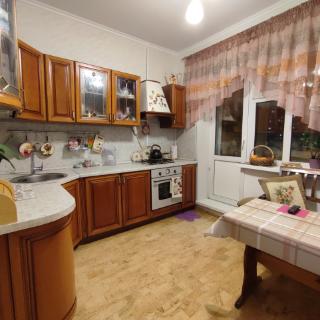 апартамент 18. интерьер однокомнатной квартиры-студии 18 кв. апартамент 18. кафе папина дача новгородская область. квартира площадью 18 квадратных метров.