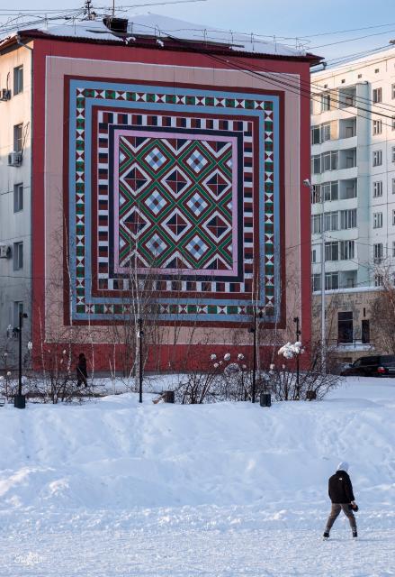 дом 100 этажей в москве сити. коммерческое здание. гостиная с лестницей. пентхаус в башне федерация. лестница в интерьере.