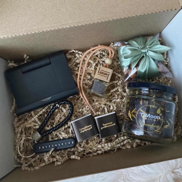 съедобные подарки. съедобные подарки. подарочный ящик для мужчины с алкоголем. мужские наборы подарочные съедобные. идеи подарков для мужчин.