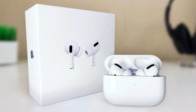 Утеряны наушники. Если потерян один наушник airpods. Наушники паленые аирподс про макс. Если потерян один наушник airpods. Airpods pro с телефоном.