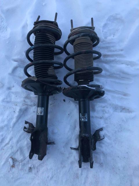 Продам передние стойки оригинал на Ниссан ад 11 ку...