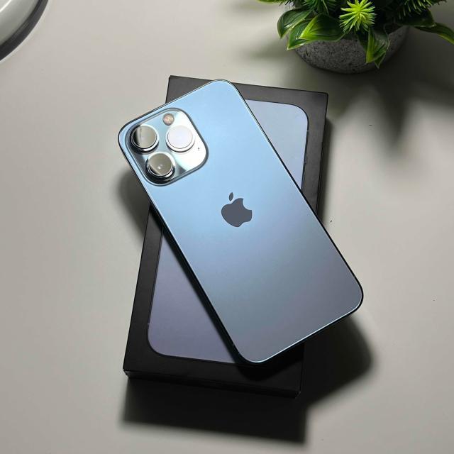 Iphone 14 pro max рассрочка. Айфон 13 промакс графит. Айфон про макс. Айфон 13 256 в рассрочку. Iphone 14 pro silver.